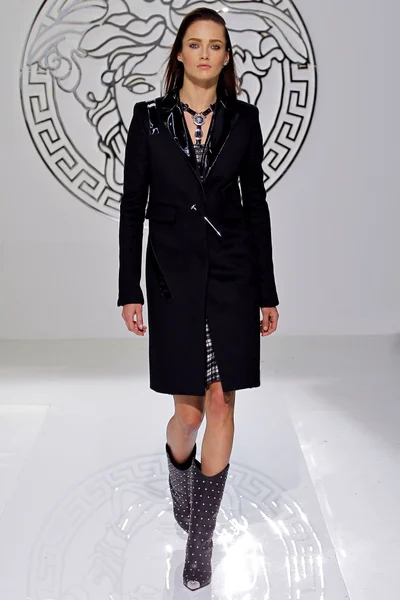 Look 11